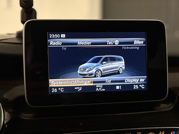 Mercedes-Benz V220 10 of 23