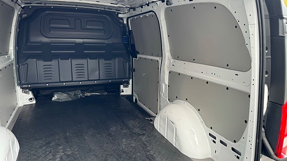 Mercedes-Benz Vito 112 6 of 20
