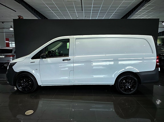 Mercedes-Benz Vito 112 2 of 5