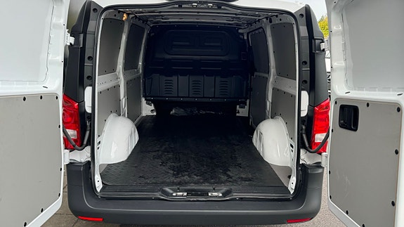 Mercedes-Benz Vito 112 4 of 5