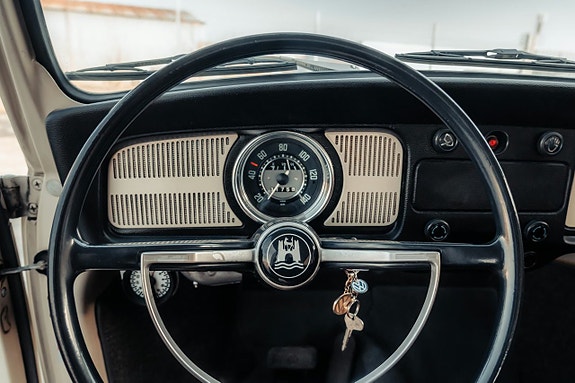 Volkswagen 1500 12 of 21