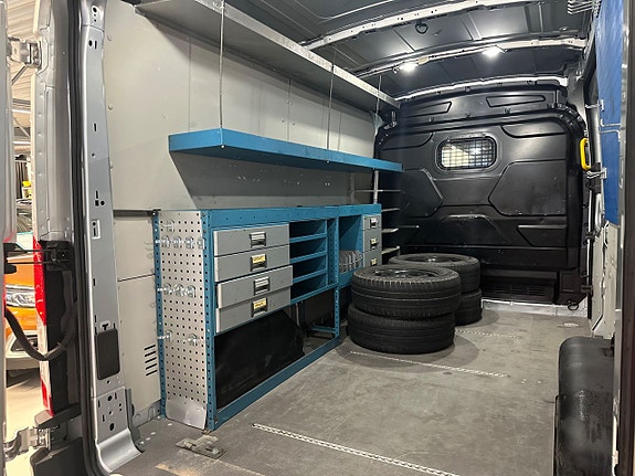 Ford Transit 9 of 25