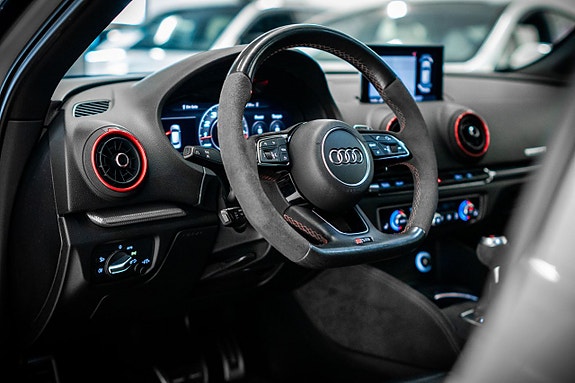 Audi RS3 13 of 27