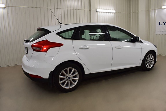 Ford Focus 12 of 23