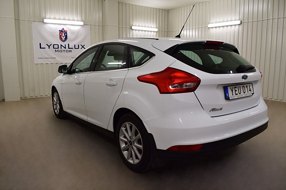 Ford Focus 7 of 23