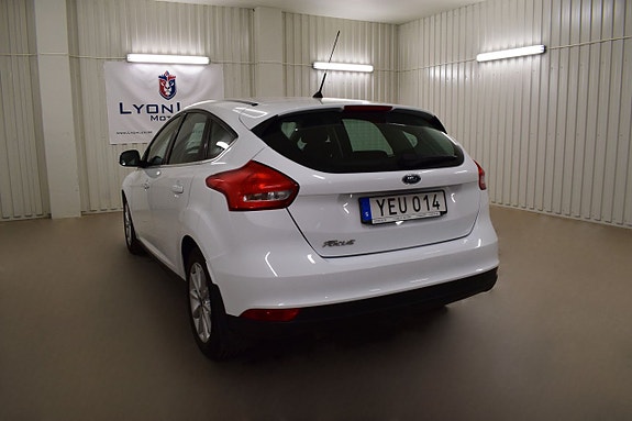 Ford Focus 8 of 23