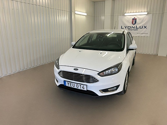 Ford Focus 2 of 23