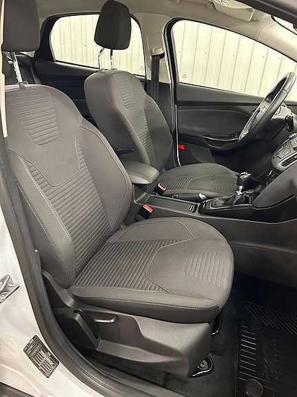 Ford Focus 17 of 23