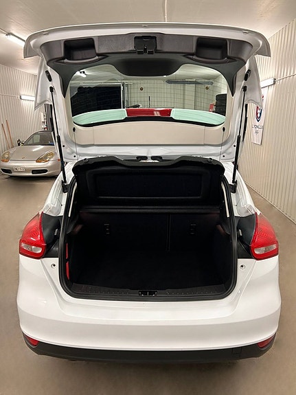 Ford Focus 23 of 23