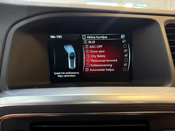 Volvo V60 12 of 14