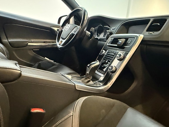 Volvo V60 6 of 14
