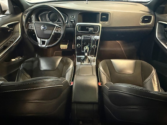 Volvo V60 3 of 14