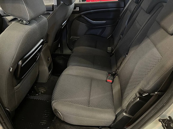 Ford C-Max 8 of 13