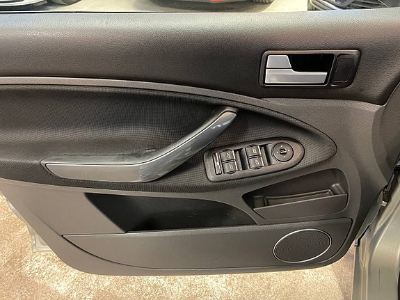 Ford C-Max 7 of 13