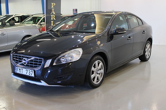 Volvo S60 3 of 5
