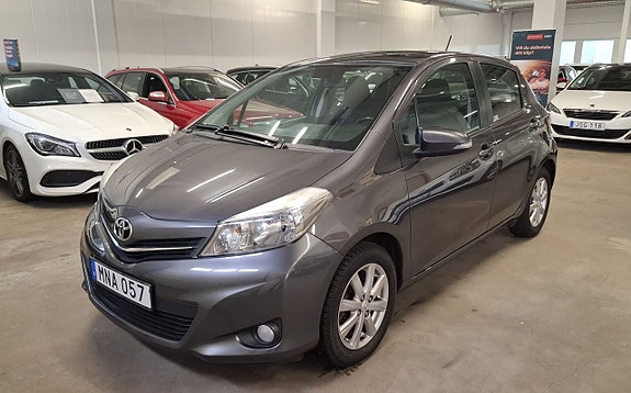 Toyota Yaris 3 of 23