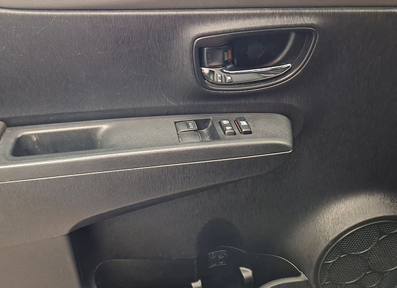 Toyota Yaris 16 of 23