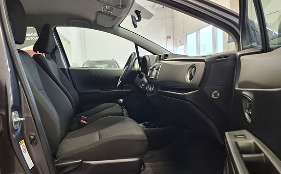 Toyota Yaris 20 of 23