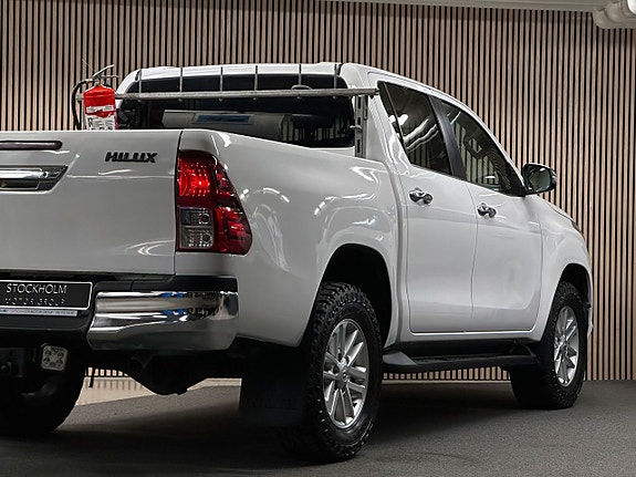 Toyota HiLux 9 of 18