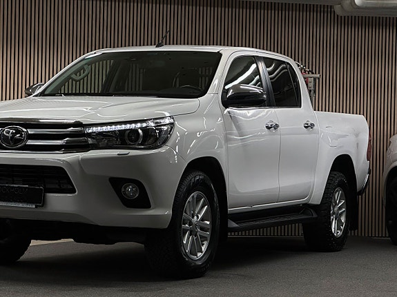 Toyota HiLux 4 of 5