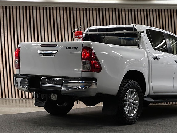 Toyota HiLux 10 of 18