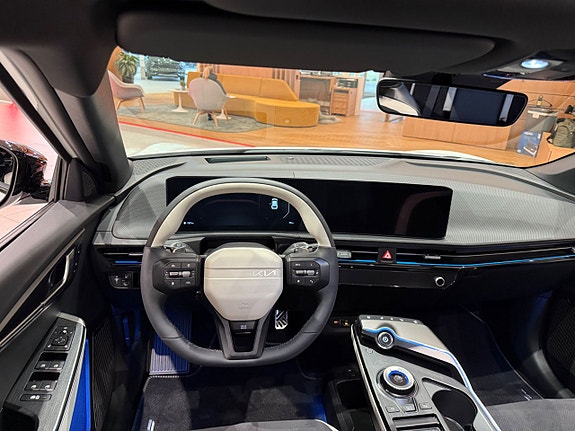 Kia EV6 11 of 17