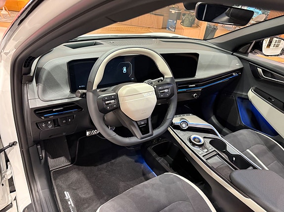 Kia EV6 9 of 17