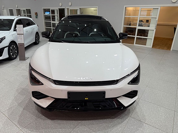 Kia EV6 16 of 17