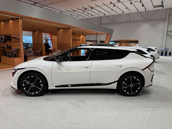 Kia EV6 2 of 17