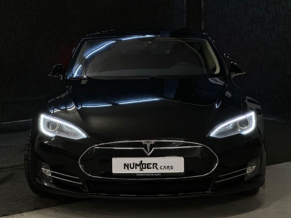 Tesla Model S 3 of 27