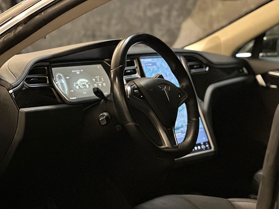 Tesla Model S 14 of 27