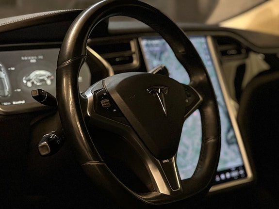 Tesla Model S 15 of 27