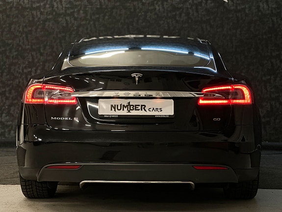 Tesla Model S 9 of 27