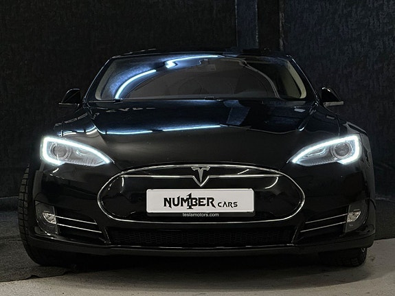 Tesla Model S 4 of 27