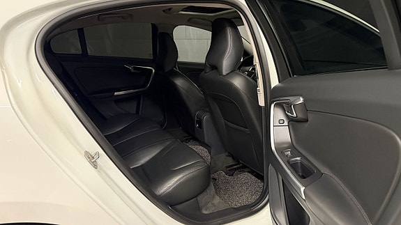 Volvo S60 12 of 21
