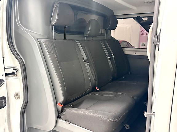 Renault Trafic 11 of 18