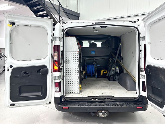 Renault Trafic 15 of 18