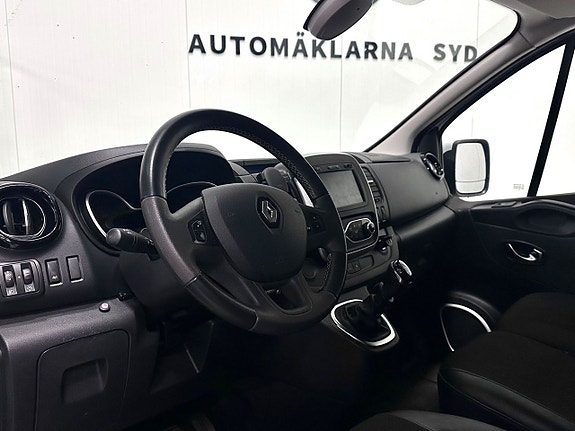 Renault Trafic 7 of 18