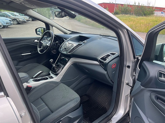 Ford C-Max 8 of 12