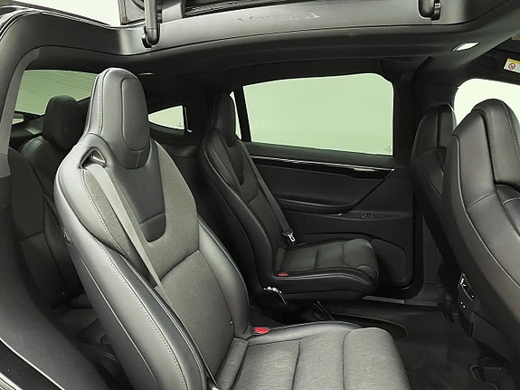 Tesla Model X 21 of 25
