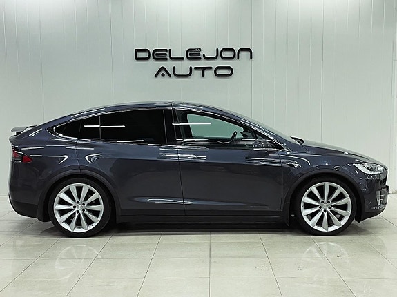 Tesla Model X 7 of 25