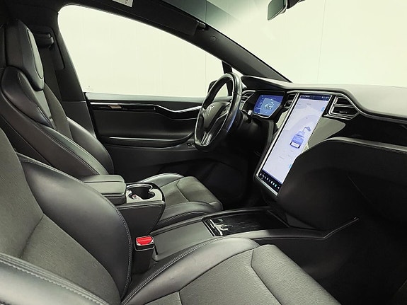 Tesla Model X 11 of 25