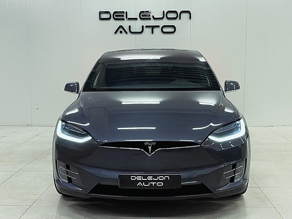 Tesla Model X 19 of 25