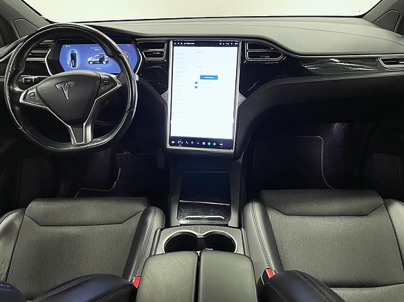 Tesla Model X 8 of 25