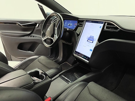 Tesla Model X 20 of 25