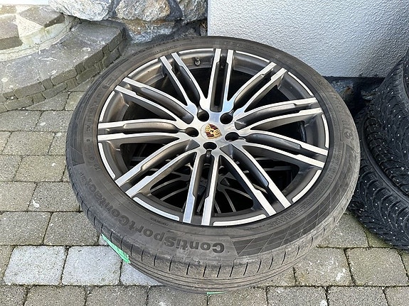 Porsche Macan Turbo 7 of 8
