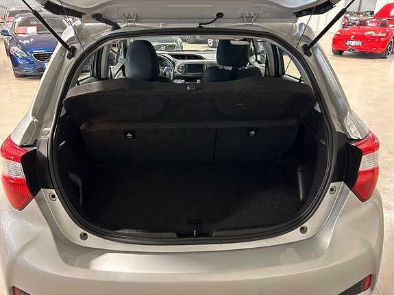 Toyota Yaris 10 of 11