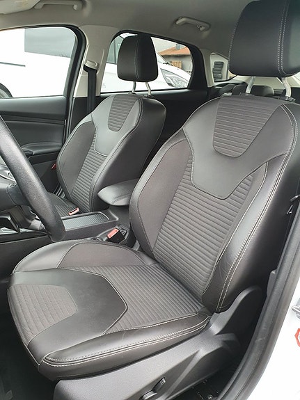 Ford Focus 8 of 10