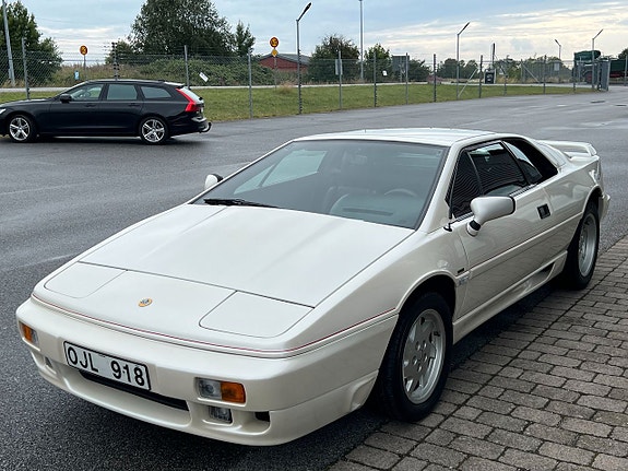 Lotus Esprit 4 of 5