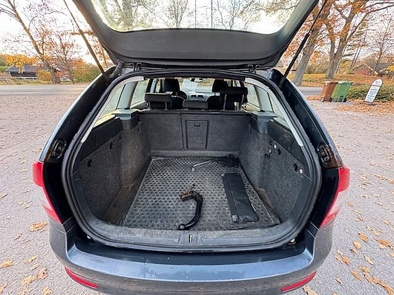 Skoda Octavia 9 of 17